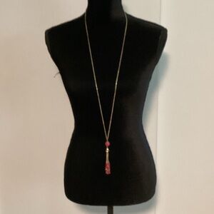 Elegant Gold-tone and Pink/Raspberry Tassel Necklace